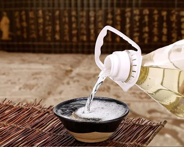 如何區(qū)別“純糧酒”和“勾兌酒”？教你3招辨別
